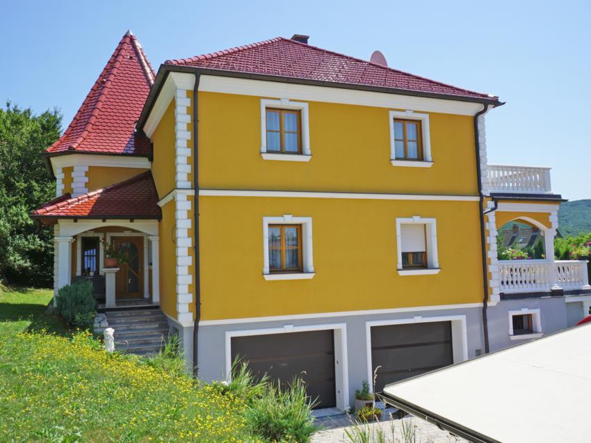 straßenseitige Hausansicht